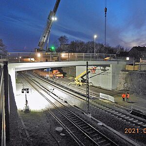 Brückenprüfung im Rauschen der Nacht Brückenprüfung im Rauschen der Nacht