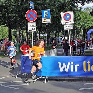forsche Kehre im Schilderwald