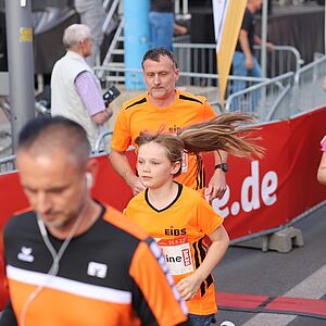 Und wehe, wenn sie losgelassen Und wehe, wenn sie losgelassen