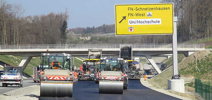 Asphalteinbau im Bereich der Anschlussstelle Friedrichshafen West (2020)