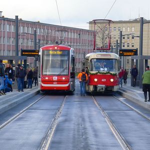 Citylink und Tatra-Bahn vor dem Start auf die Neubaustrecke