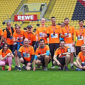 glücklich im Ziel eingelaufen und final fürs Foto in Position gestellt