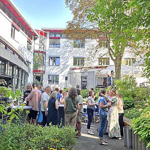 im Schatten lassen sich die Temperaturen aushalten