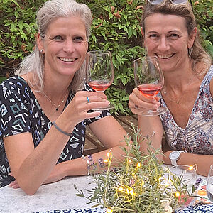 ein kleiner Plausch bei einem guten Getränk